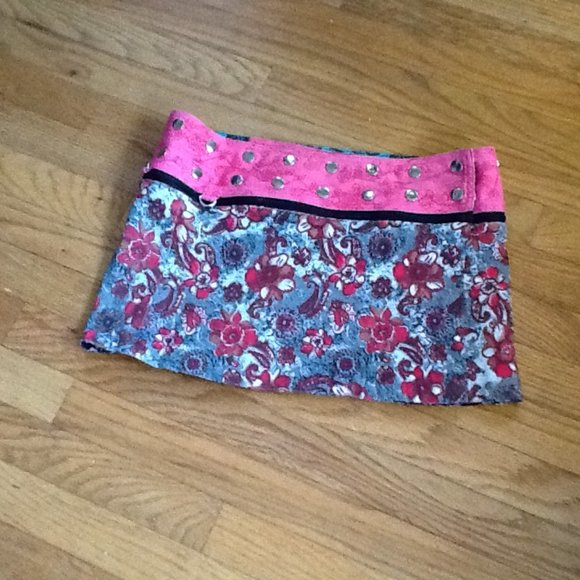 Gorgeous Reversible Micro Mini Skirt - Picture 4 of 7